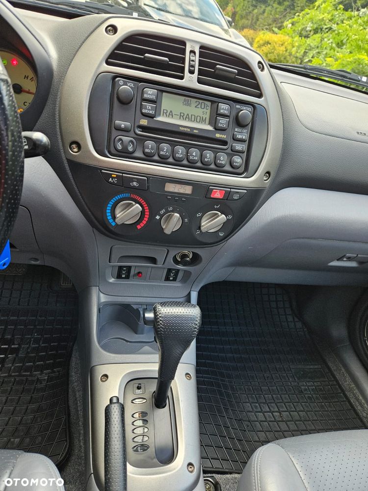Toyota RAV4 - 11