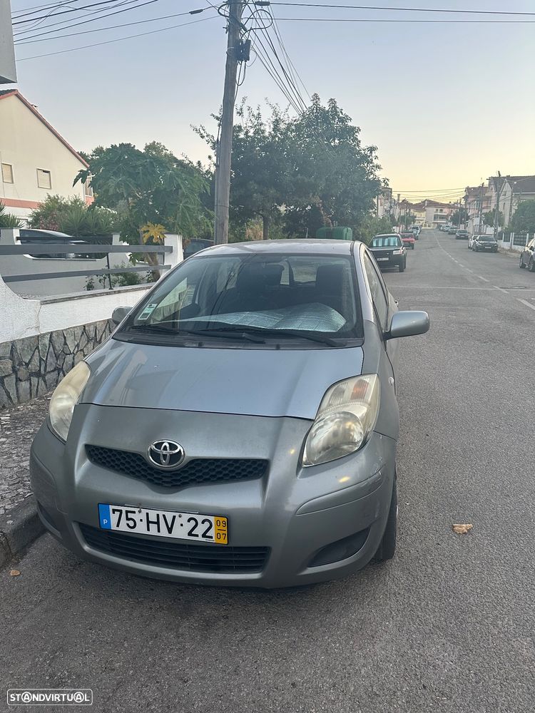 Toyota Yaris 1.0 VVT-i AC Manual - 1