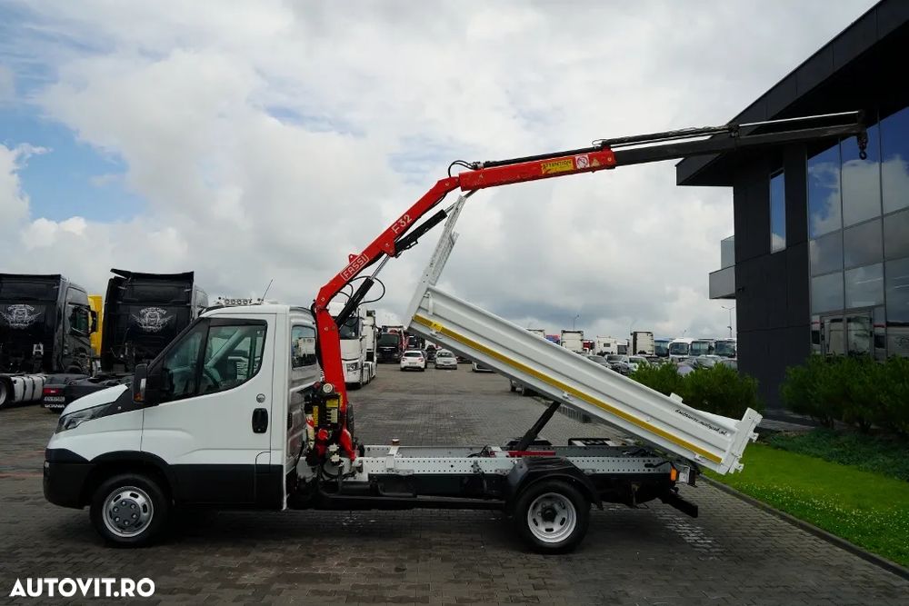 Renault DAILY 35-150 / BASCULATOR + MACARA AUTOCAR FASSI F32A / CAPACITATE DE RIDICARE MAXIMĂ 995 KG / RAZĂ DE ATINGERE 5,5 M / IMPORTAT - 4