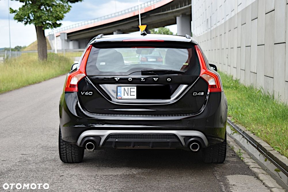 Volvo V60 D4 Geartronic R-Design - 16
