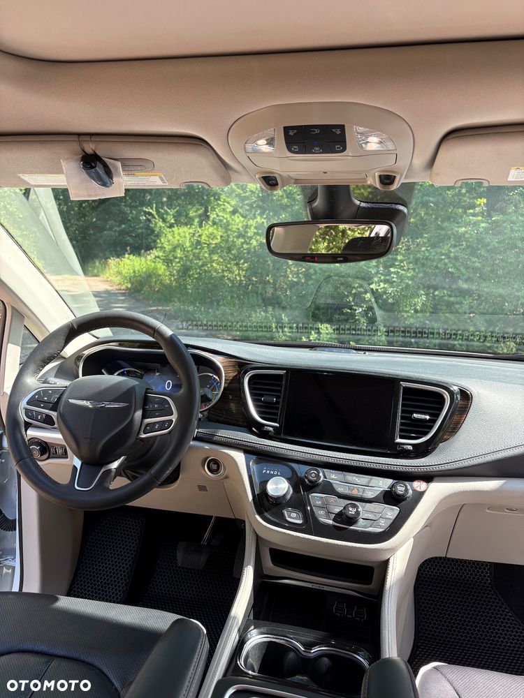 Chrysler Pacifica - 27