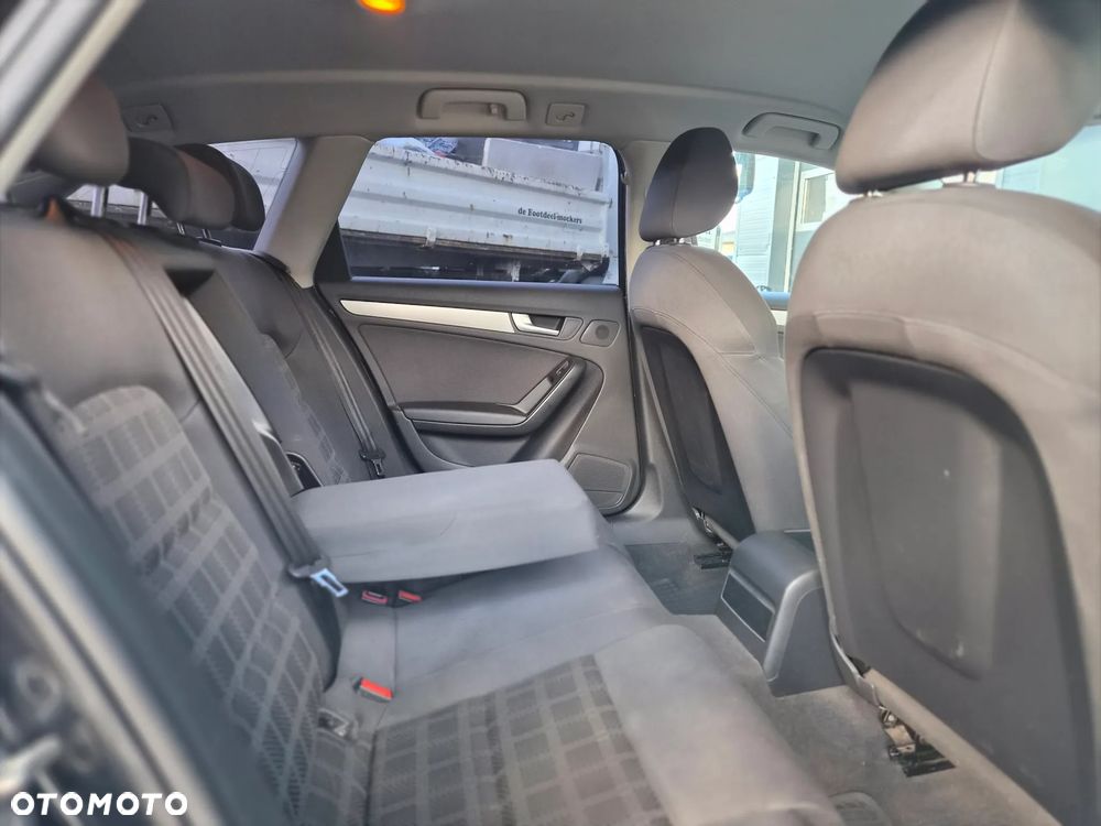 Audi A4 Avant 2.0 TDI DPF Ambiente - 18
