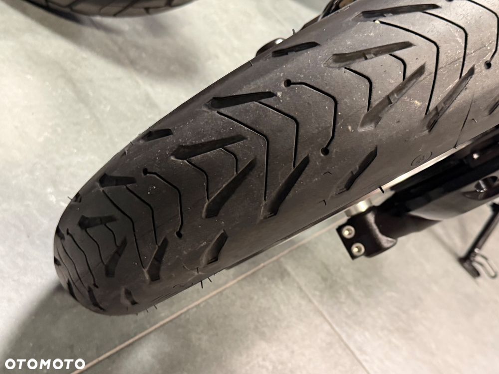 Triumph Trident - 34