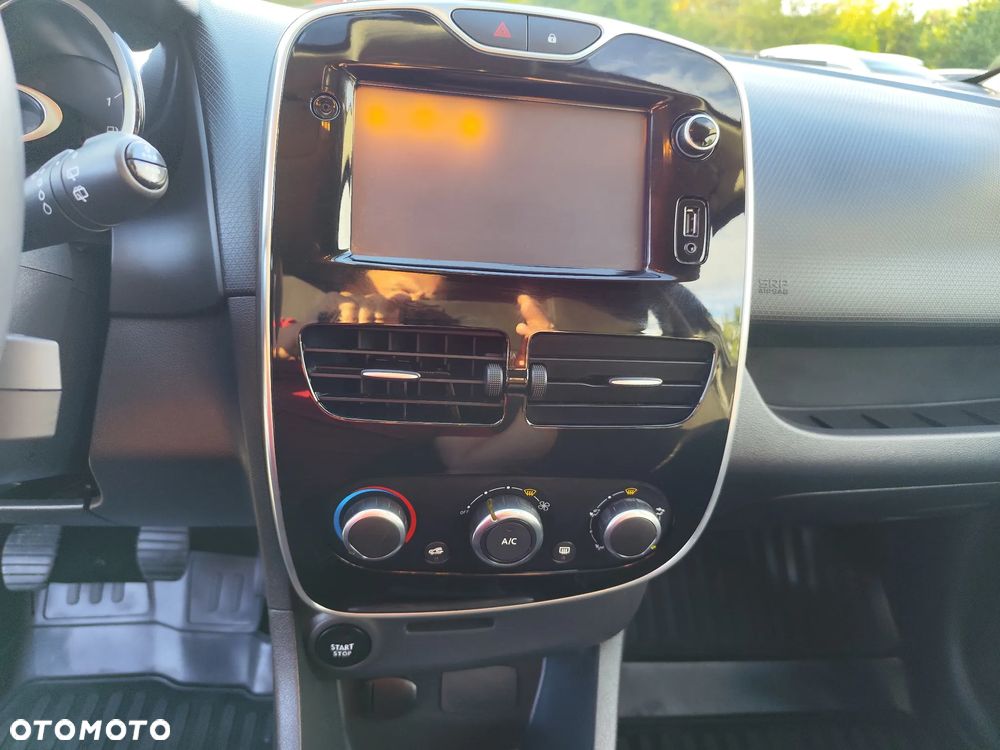 Renault Clio 1.2 16V 75 LIMITED - 15