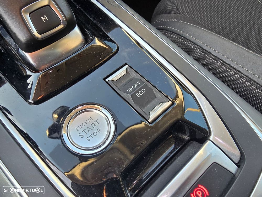 Peugeot 308 1.2 PureTech Allure EAT8 - 37