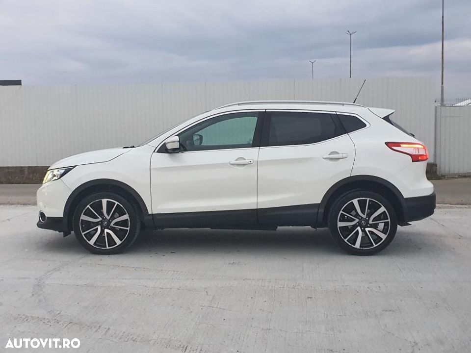 Nissan Qashqai 1.6 DCI Xtronic TEKNA+ - 24