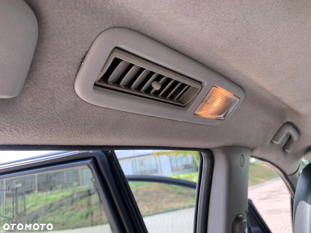 Mitsubishi Grandis 2.0 DID Intense - 12