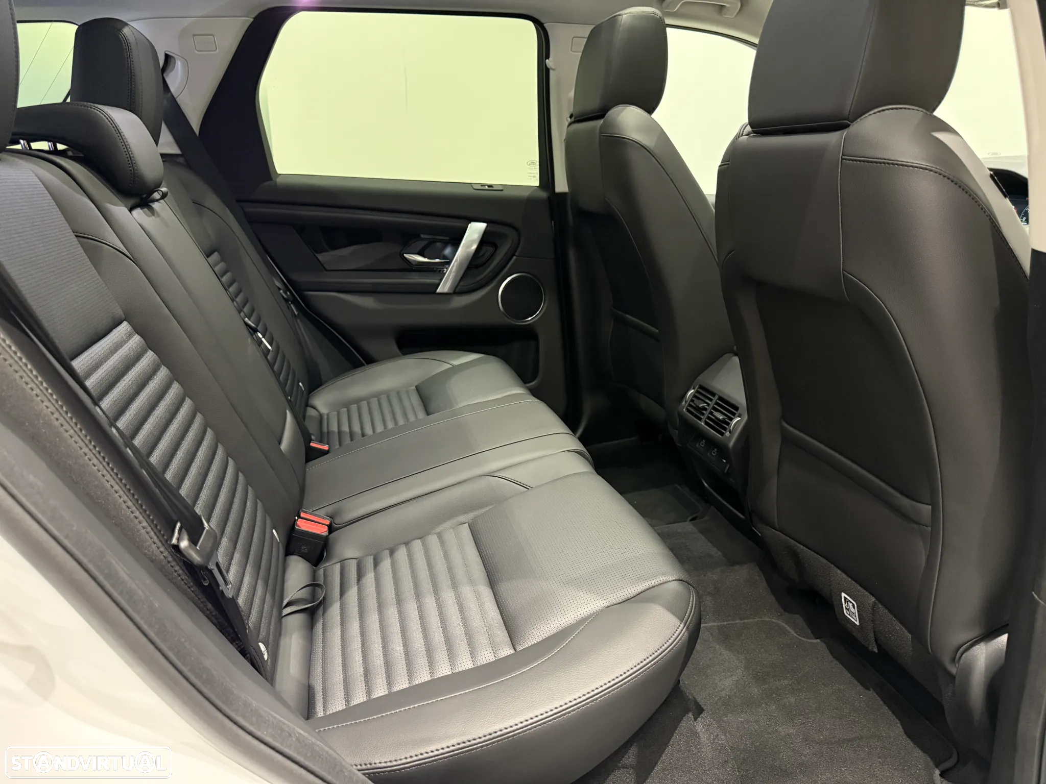 Land Rover Discovery Sport 1.5 I3 P270e AWD S - 10