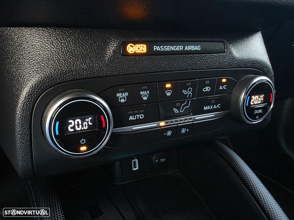 Ford Focus 1.0 EcoBoost Active X - 22