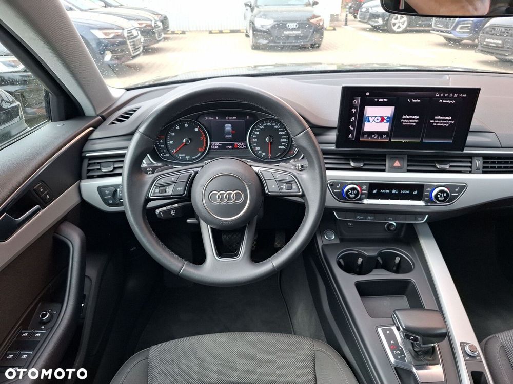 Audi A4 Limousine - 14