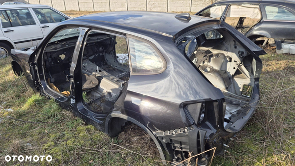 CWIARTKA BLOTNIK LEWY TYL BMW X1 E84