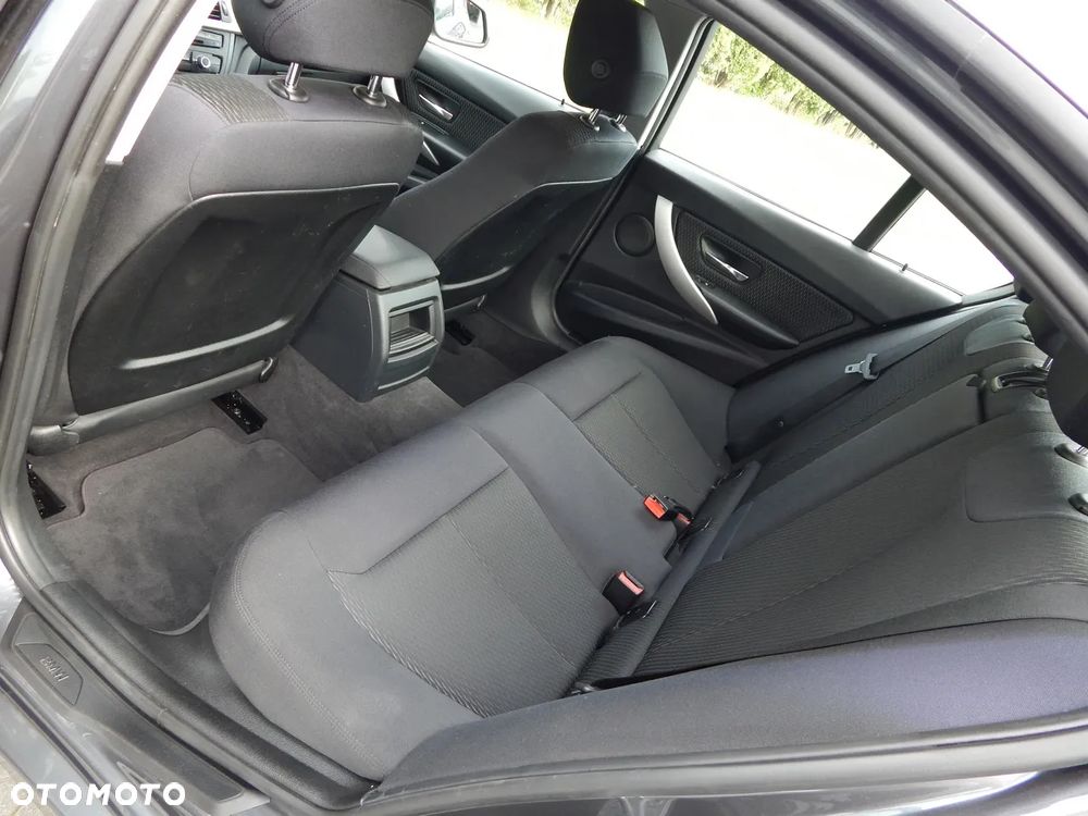 BMW Seria 3 320d Blue Performance Luxury Line - 11