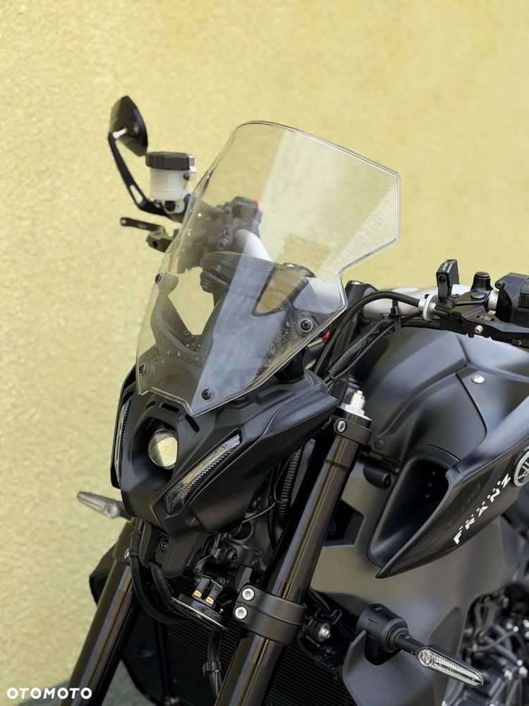 Yamaha MT - 28