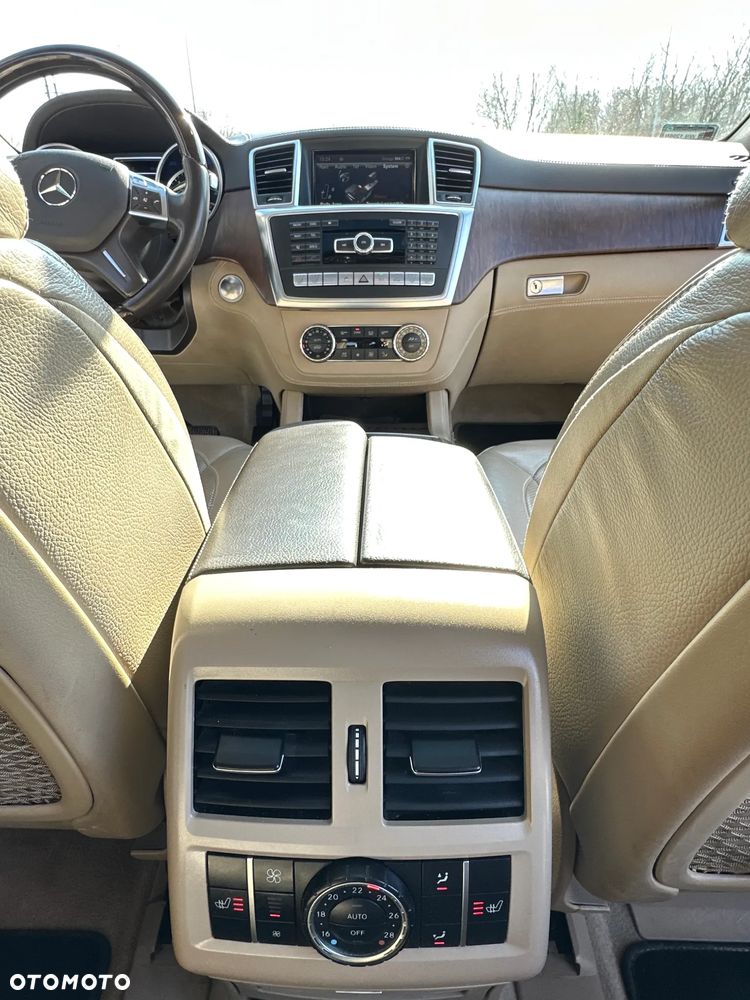 Mercedes-Benz GL - 25