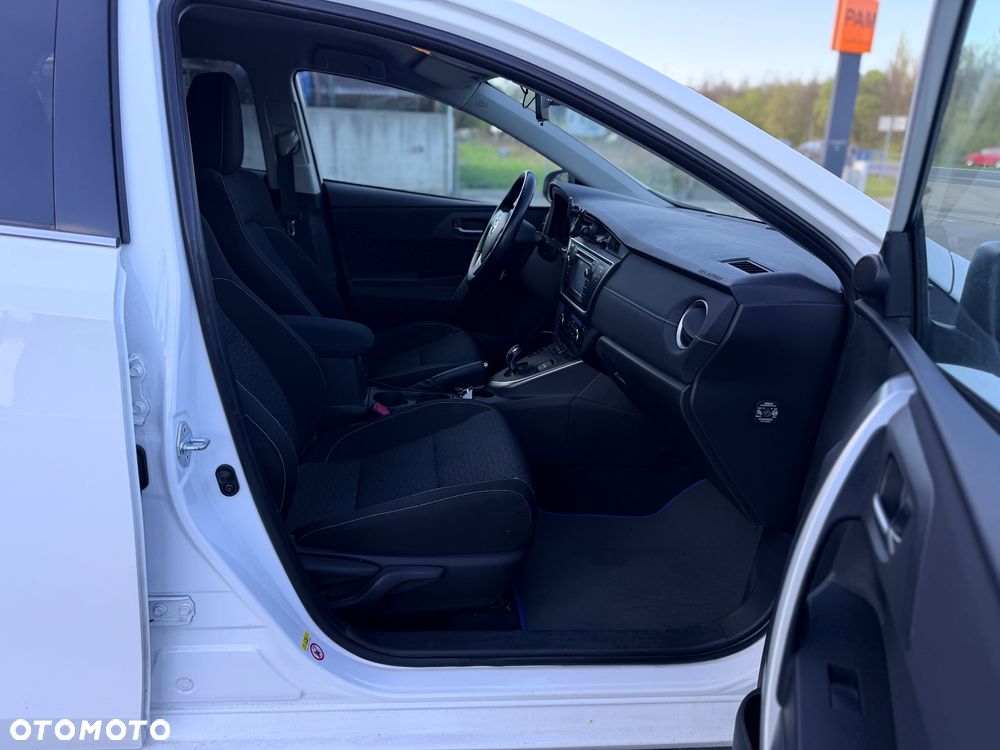 Toyota Auris Hybrid 135 Premium - 39