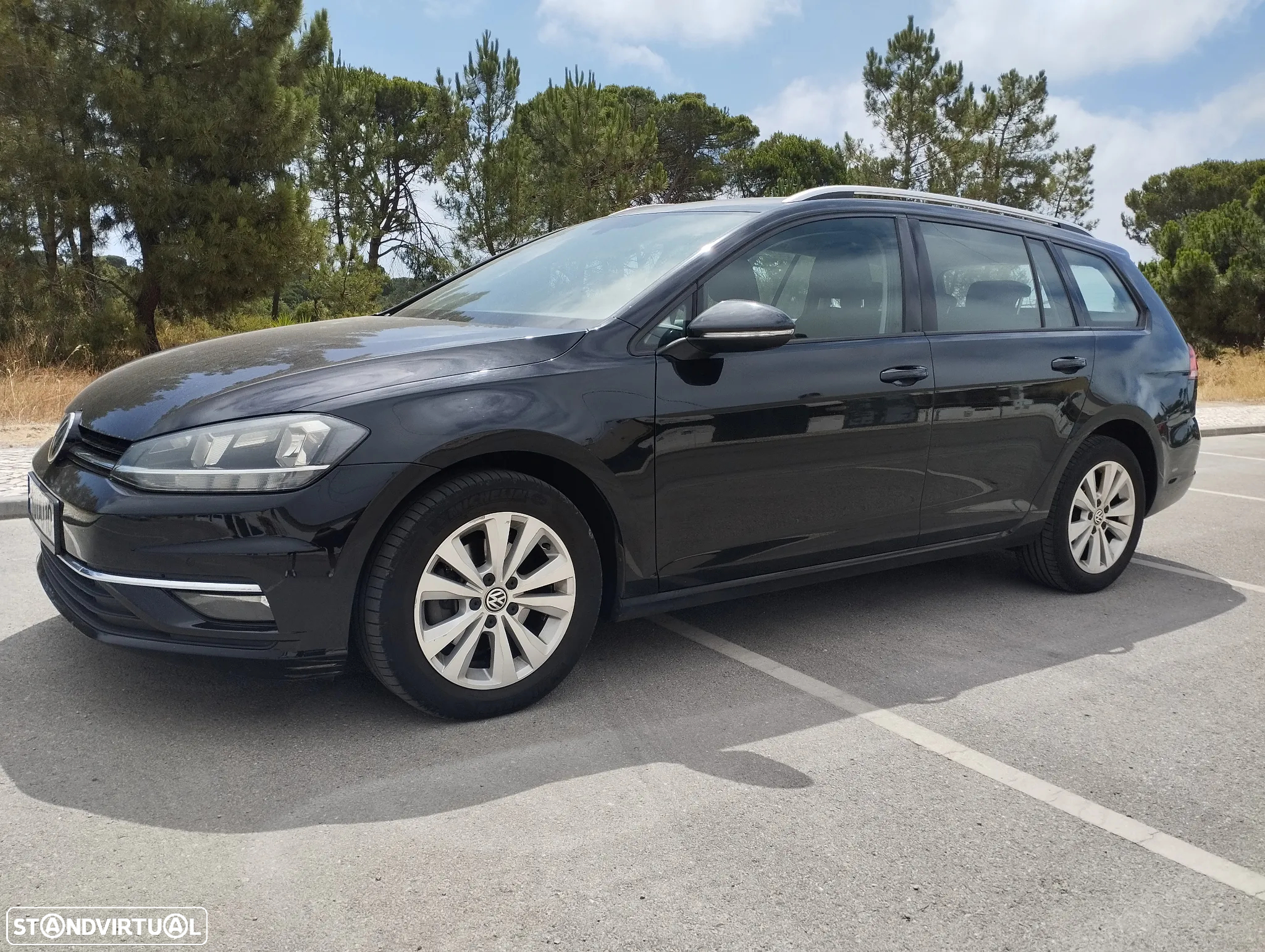VW Golf Variant 1.6 TDi Confortline DSG - 2