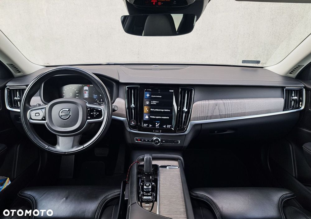 Volvo V90 Cross Country - 12