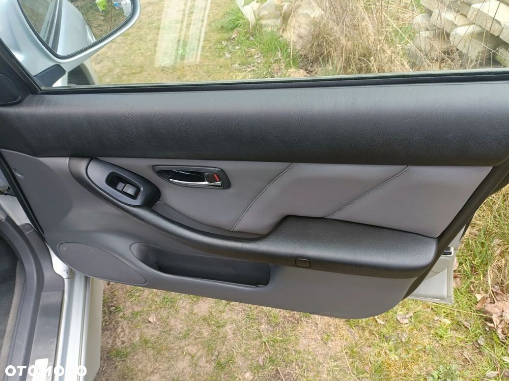 Subaru Outback 3.0 H6 - 15