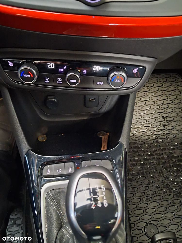 Opel Crossland X 1.2 T Eco Design Line S&S - 9