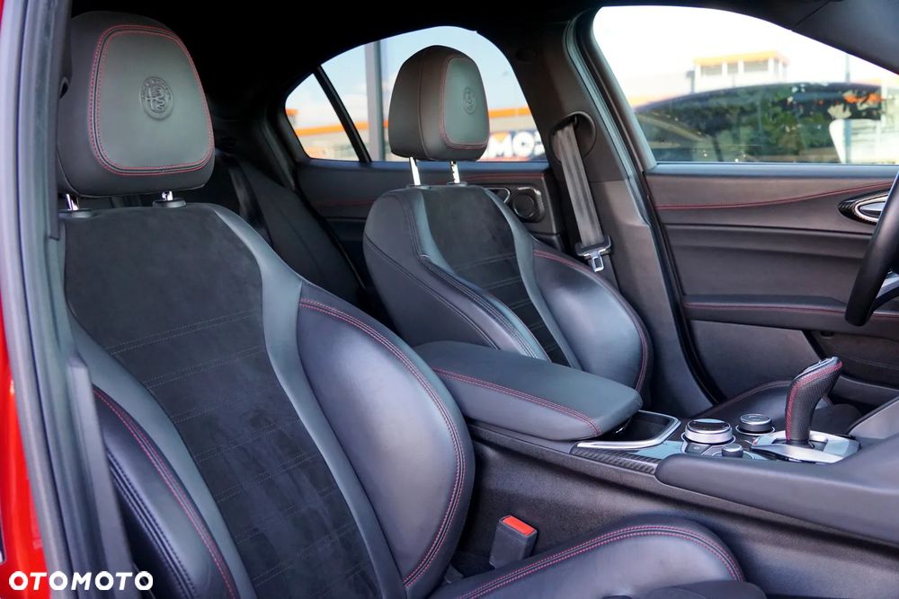 Alfa Romeo Giulia 2.0 Turbo Veloce TI Q4 - 23