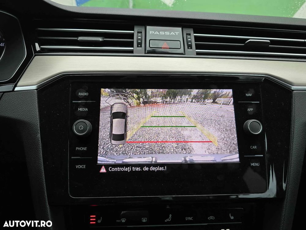 Volkswagen Passat - 15