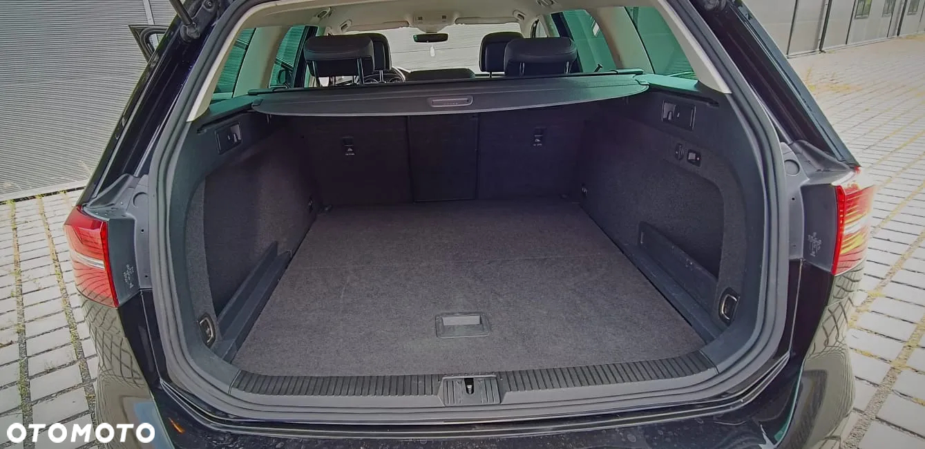 Volkswagen Passat - 10