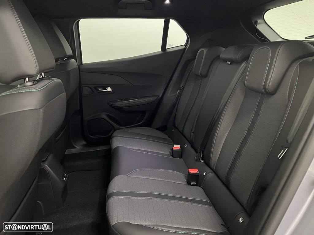 Peugeot 2008 1.2 PureTech Allure - 5