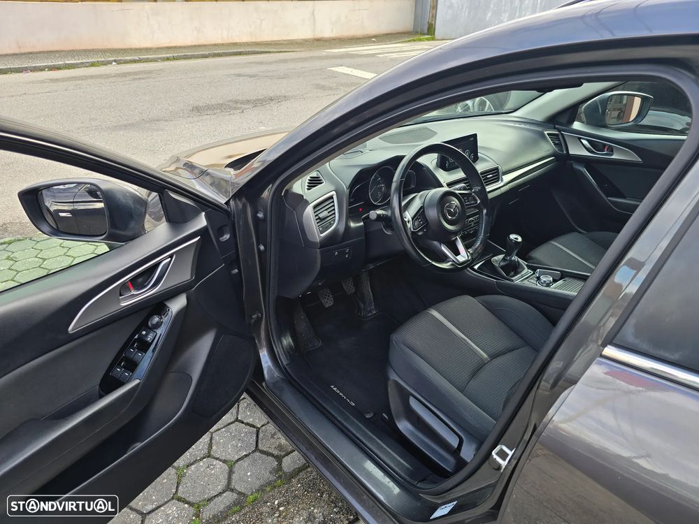 Mazda 3 Hatchback 1.5 Sky-G Evolve Navi - 9