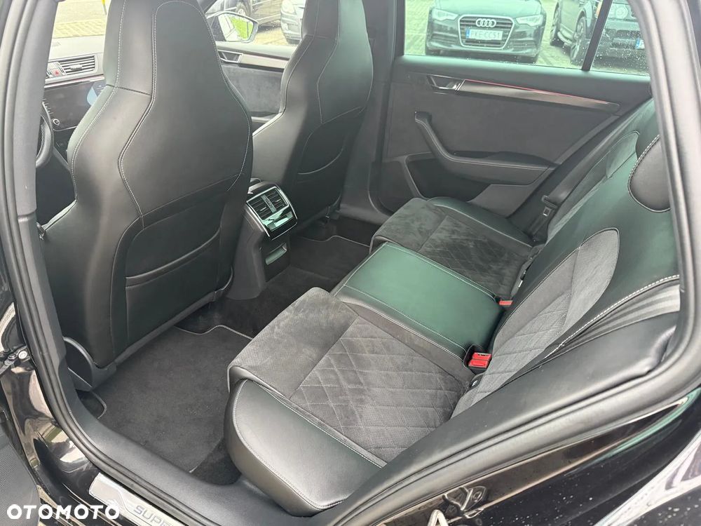 Skoda Superb 2.0 TSI 4x4 DSG Sportline - 19
