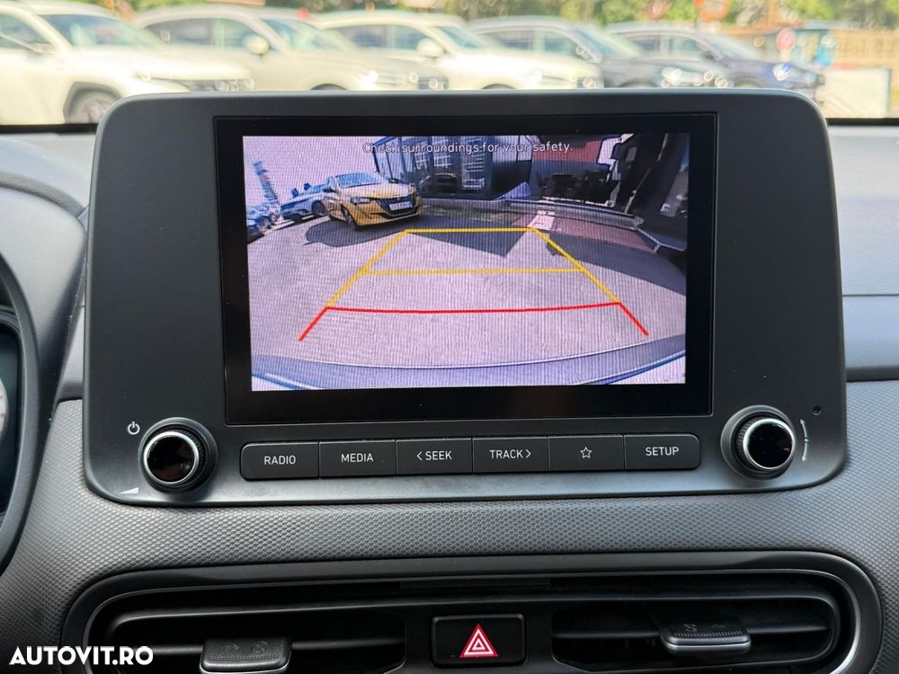 Hyundai KONA - 13