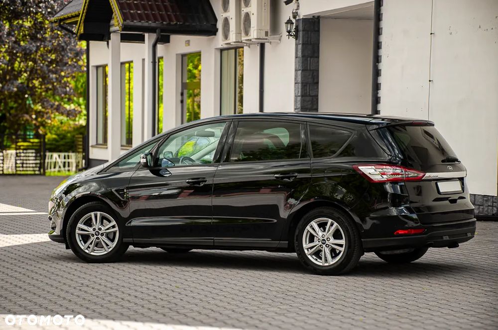 Ford S-Max - 32