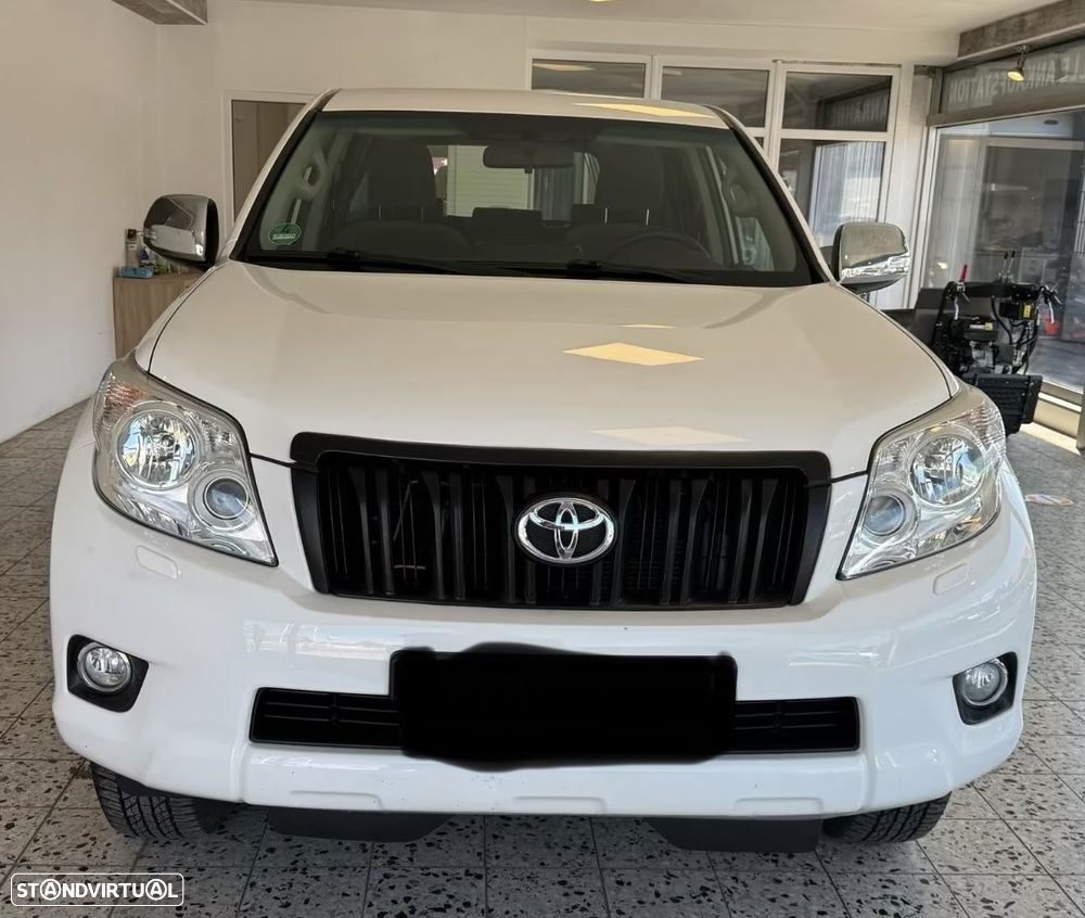 Toyota Land Cruiser - 2