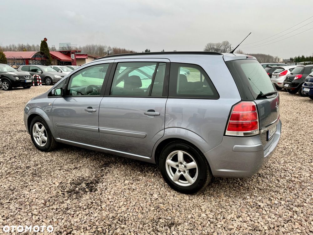 Opel Zafira - 12