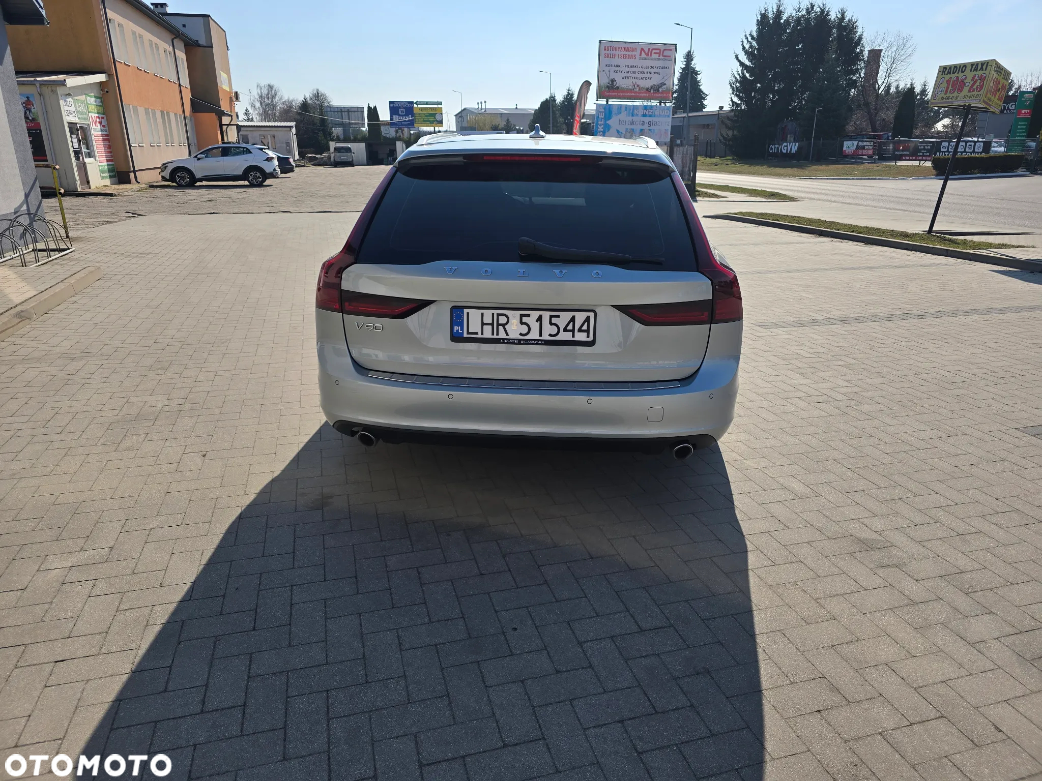 Volvo V90 D5 AWD Momentum - 4