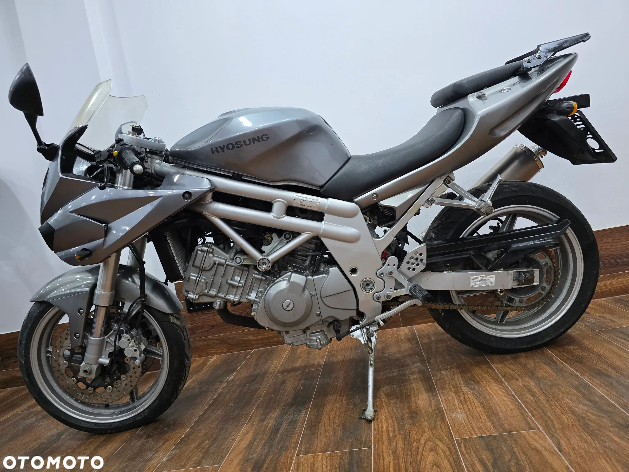 Hyosung GT - 16