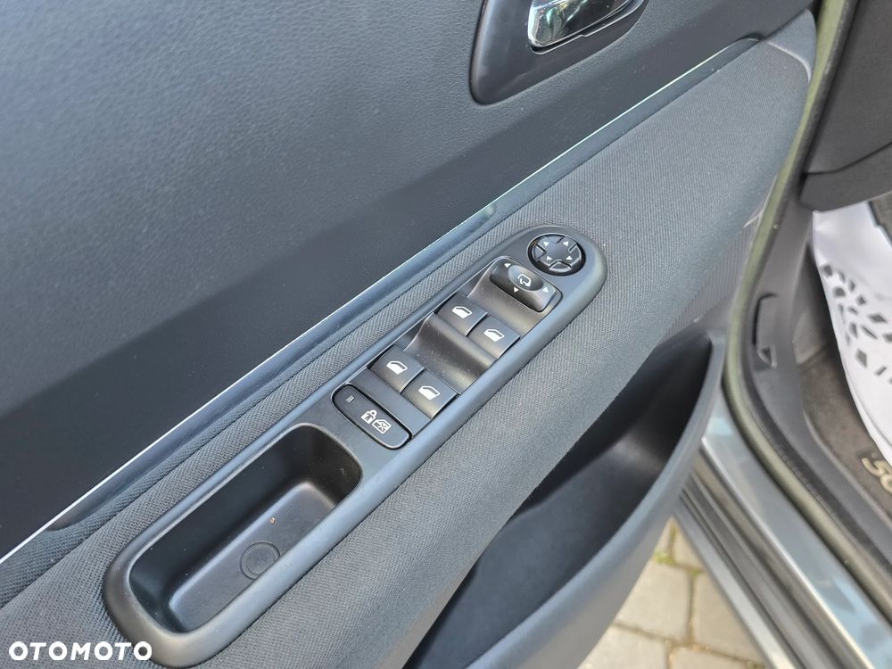Peugeot 5008 120 VTi Active - 25