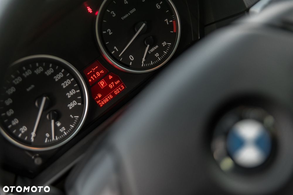 BMW Seria 5 - 25