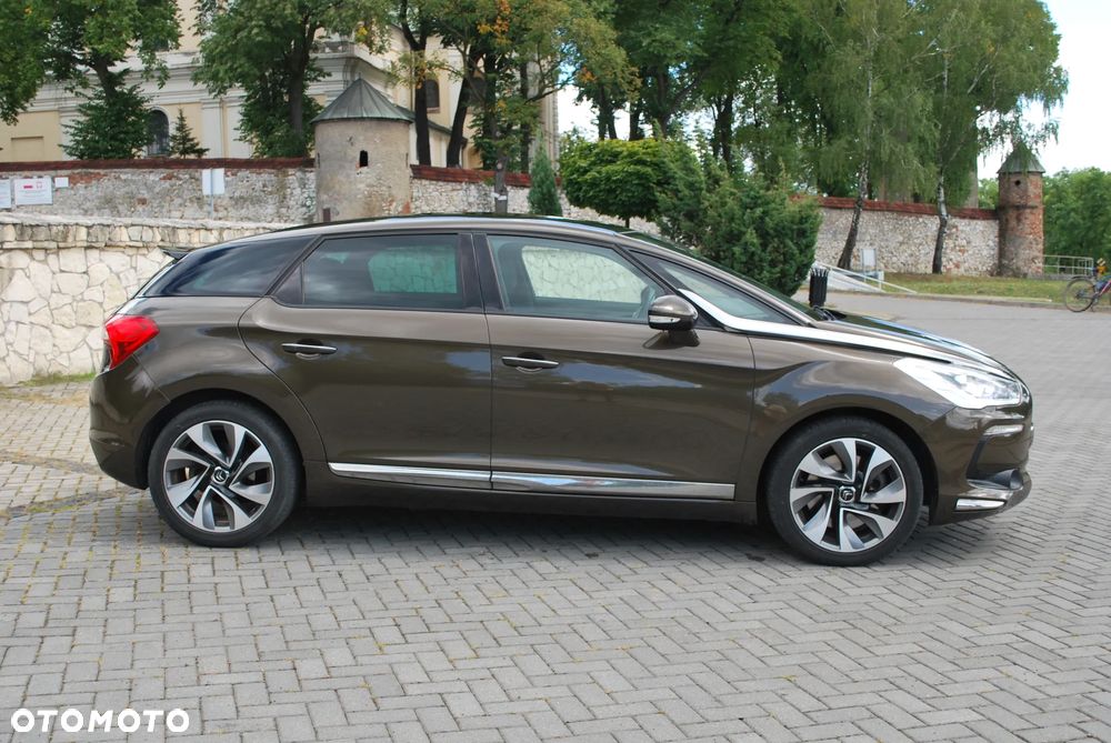 Citroën DS5 HDi 165 SoChic - 8