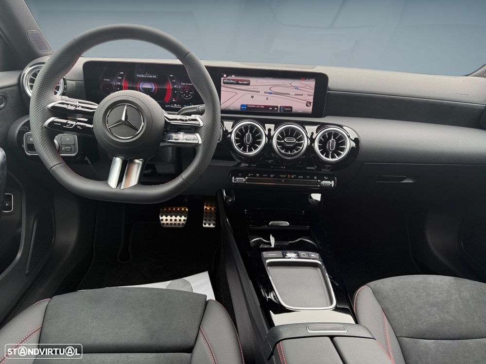 Mercedes-Benz a-250-limousine e - 10