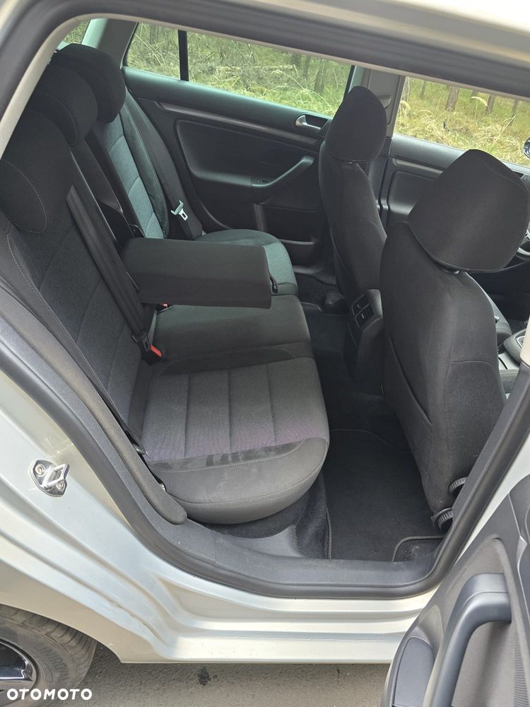 Volkswagen Golf 2.0 TDI DPF Style - 9