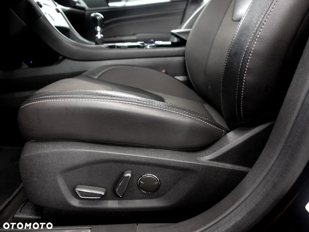 Ford Mondeo 2.0 TDCi Titanium - 17