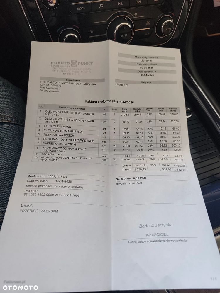 Jaguar XJ 3.0 D V6 LWB Portfolio - 32