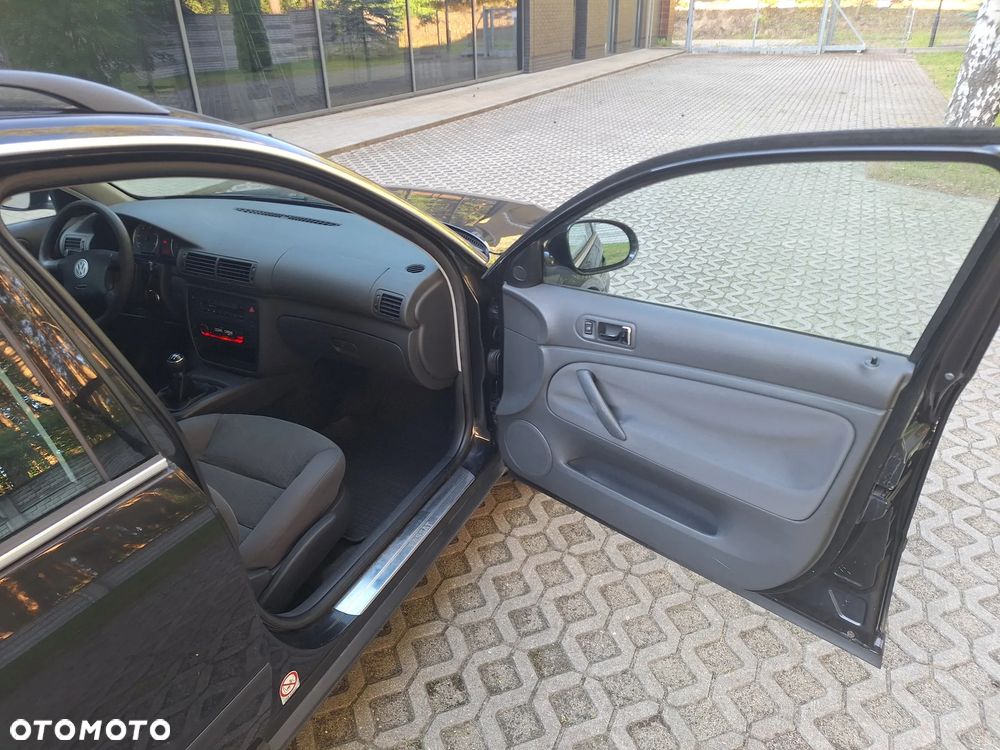 Volkswagen Passat 1.9 TDI Comfortline - 17