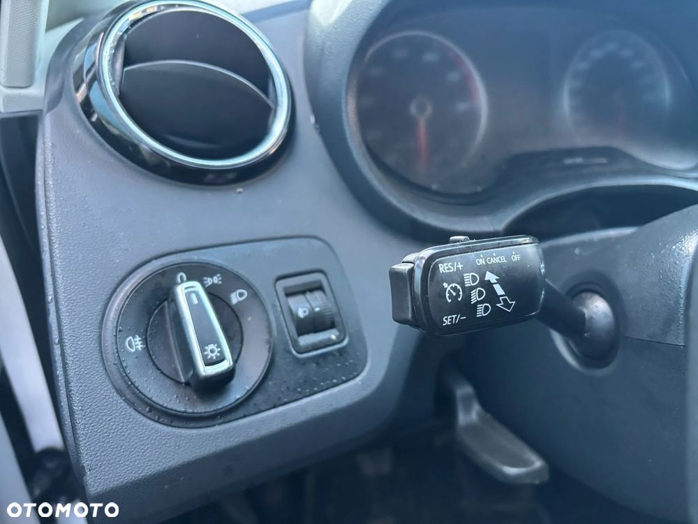 Seat Ibiza SC 1.2 TSI CONNECT - 19