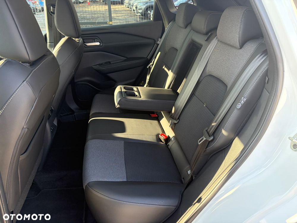 Nissan Qashqai 1.3 DIG-T mHEV N-Connecta Xtronic - 11