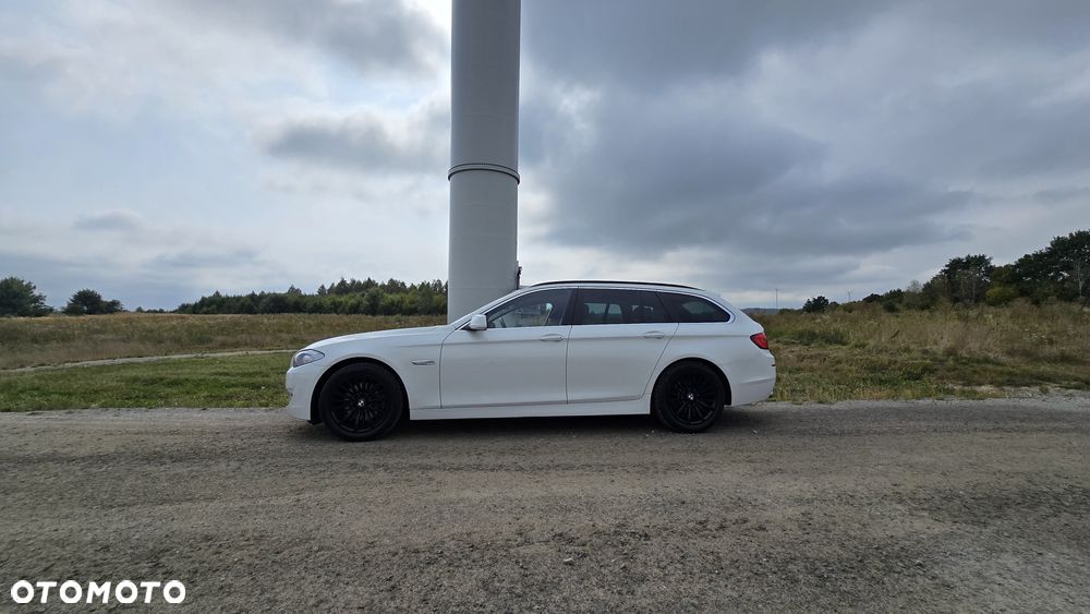 BMW Seria 5 523i - 9