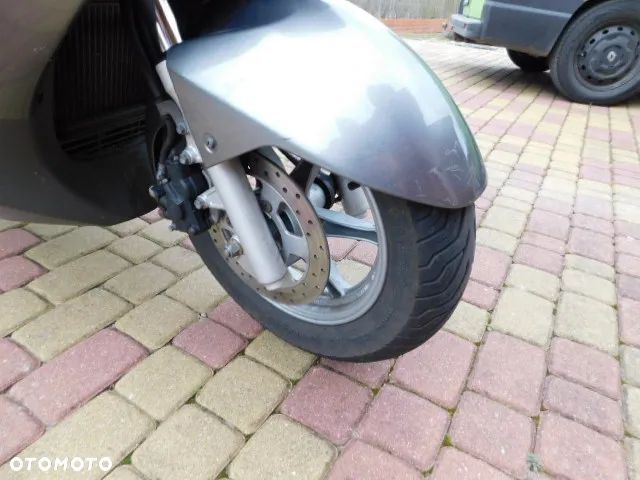 Suzuki Burgman - 14