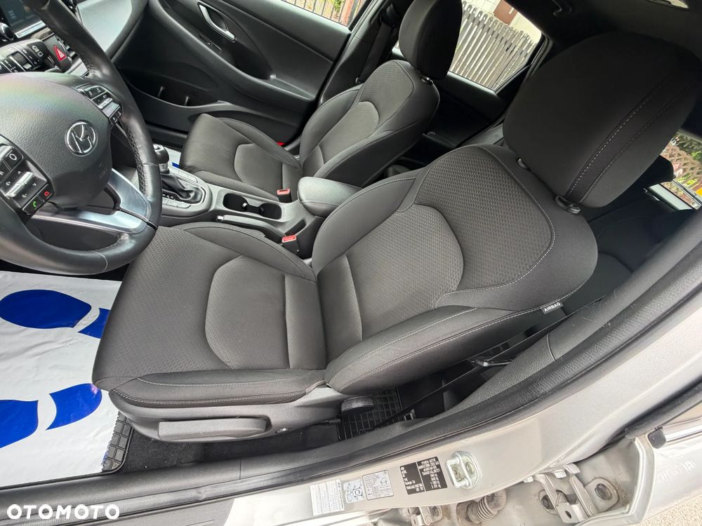 Hyundai i30 1.6 D Comfort DCT - 10