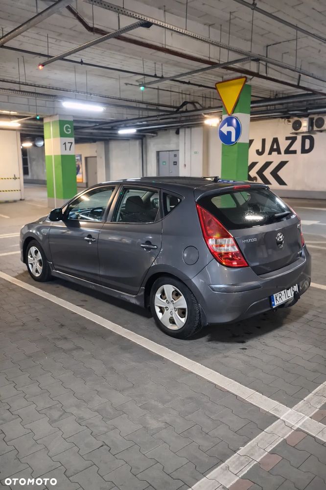 Hyundai i30 1.6 CRDi Comfort EU5 - 4
