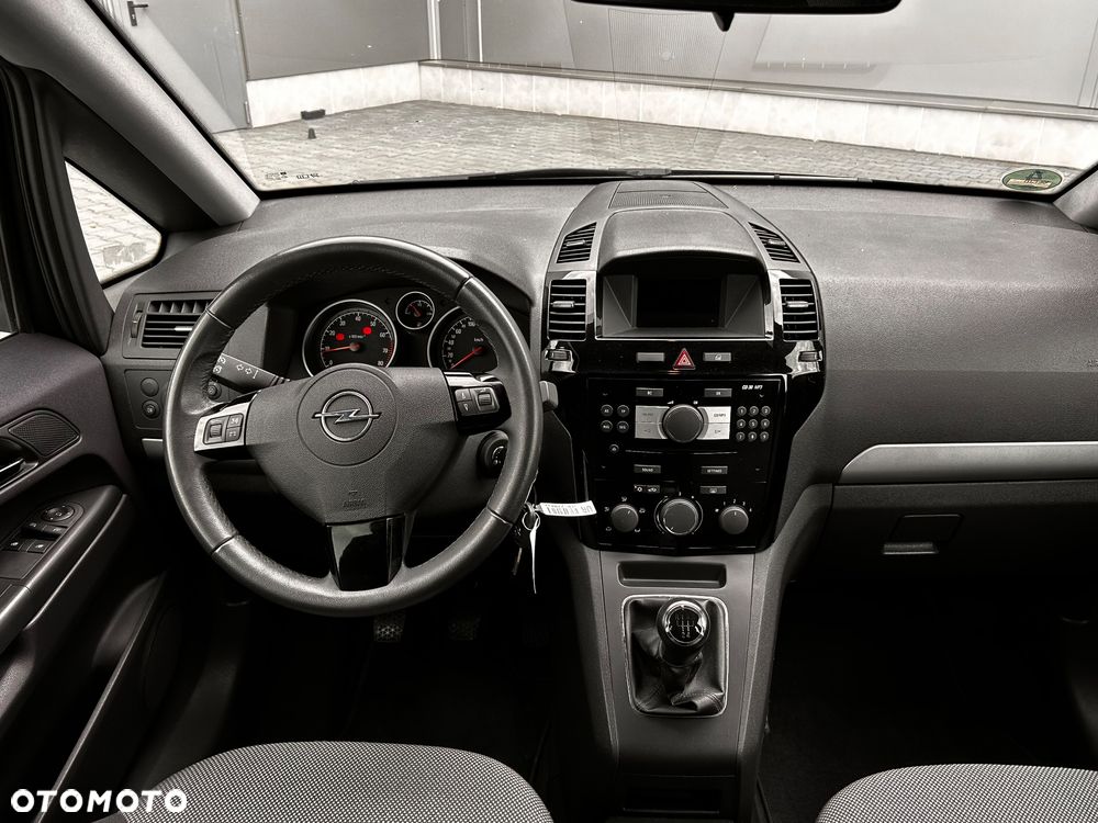 Opel Zafira 1.8 Cosmo - 23